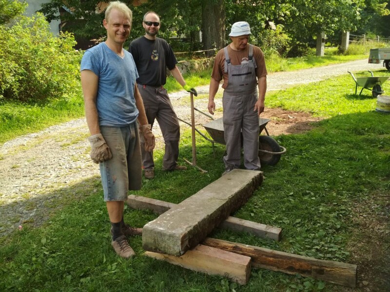 Ukládání schodu brigada_IMG_20190824_105045.jpg